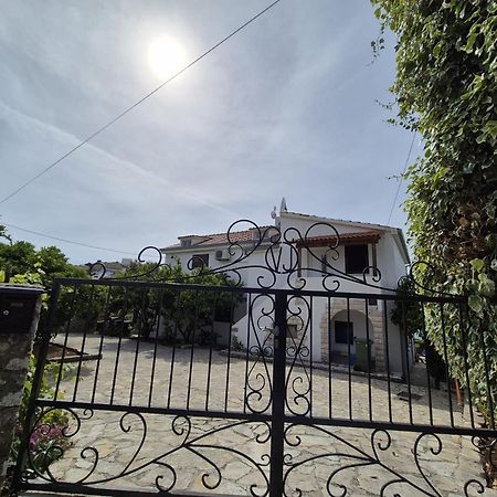 Apartments Villa Julia Трогир Экстерьер фото