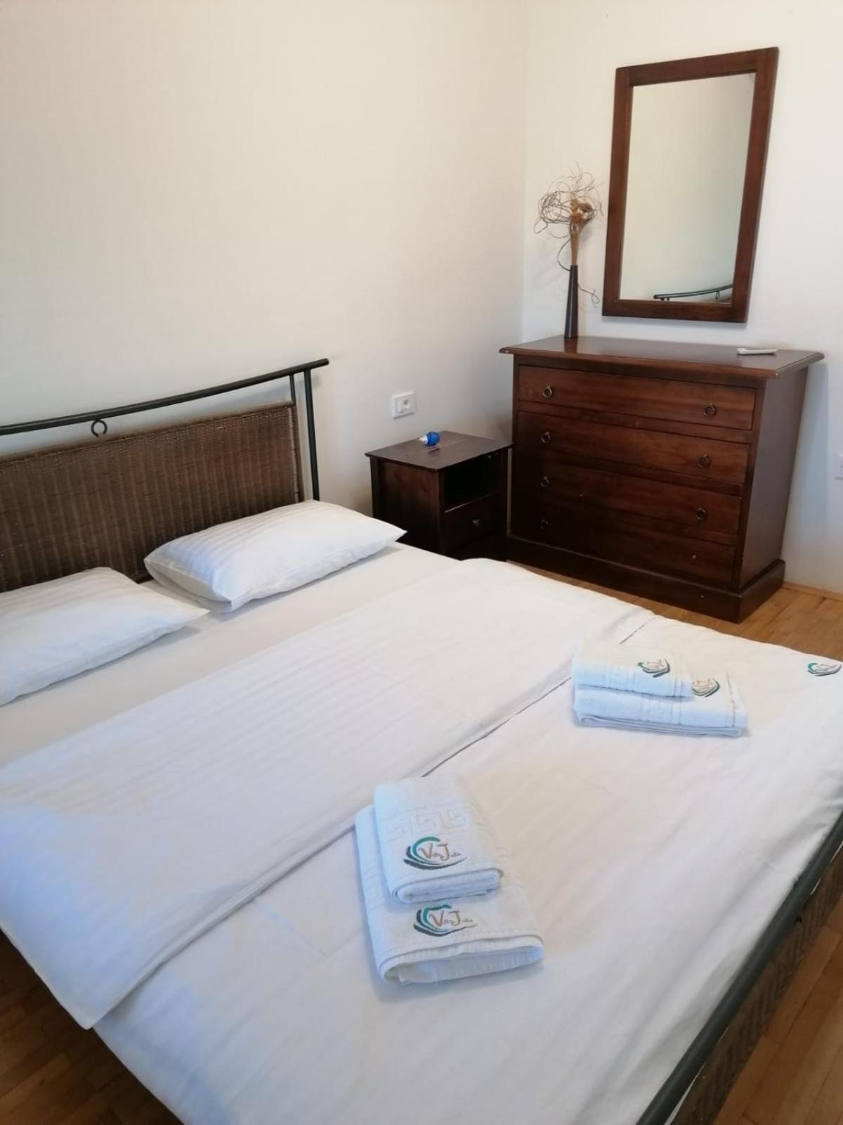 Apartments Villa Julia Трогир Экстерьер фото