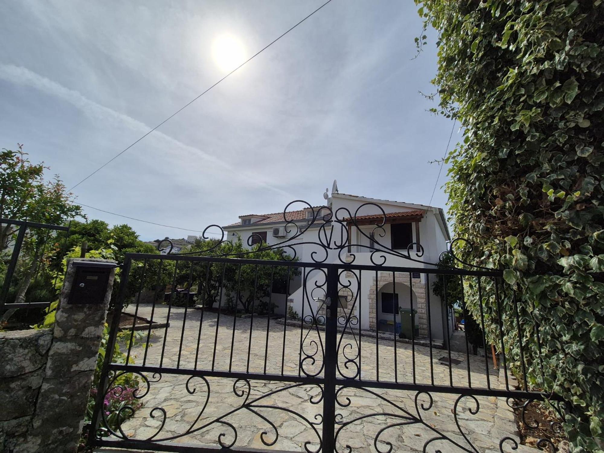 Apartments Villa Julia Трогир Экстерьер фото