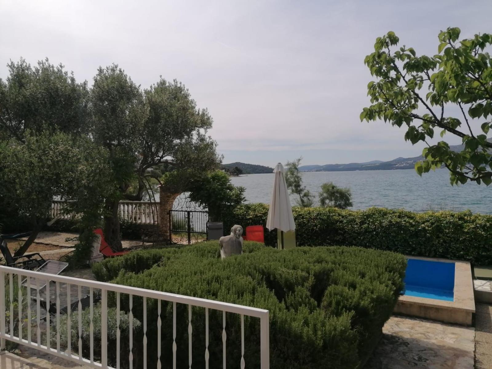 Apartments Villa Julia Трогир Экстерьер фото